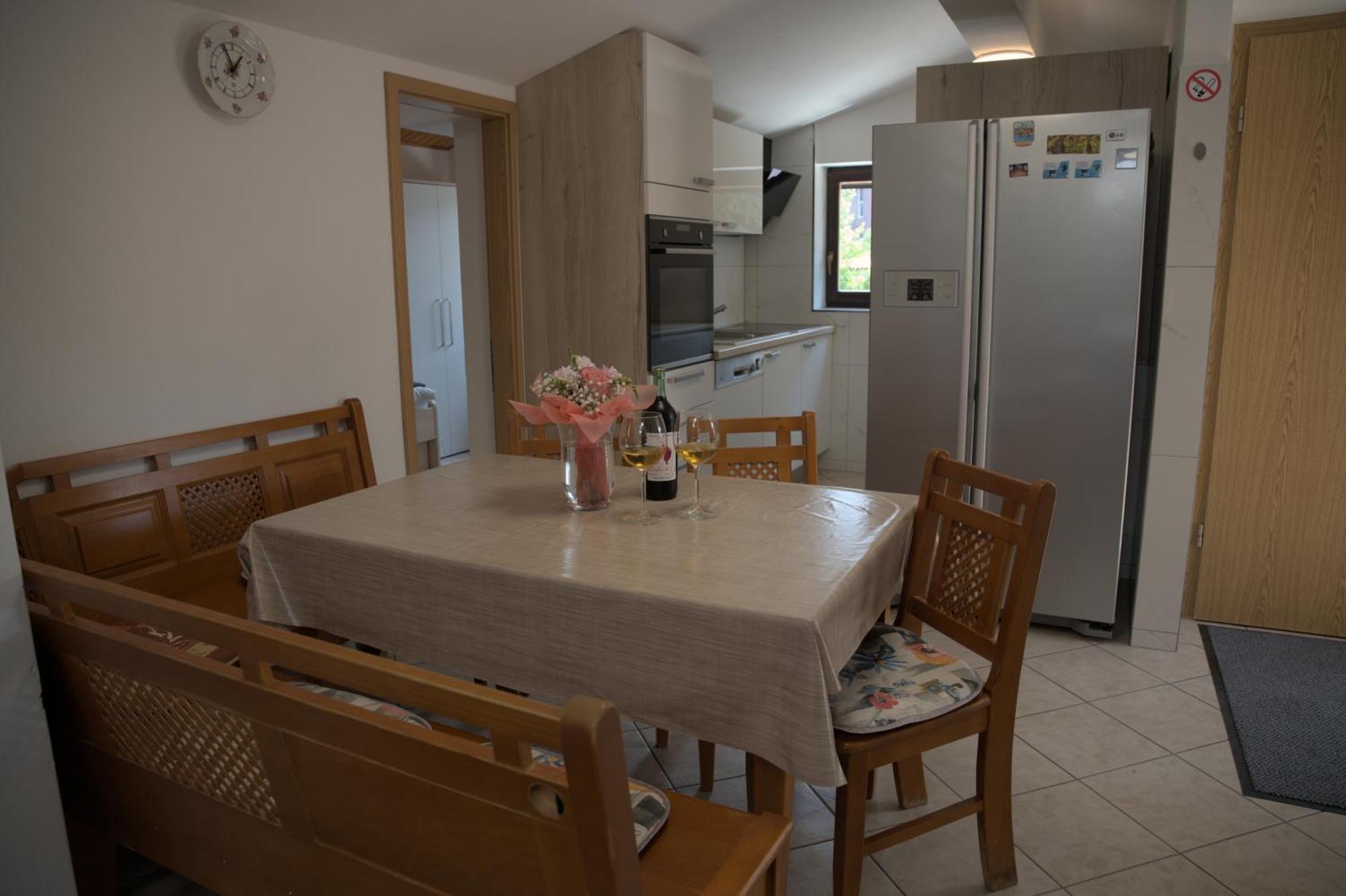 Apartmaji Soncek *